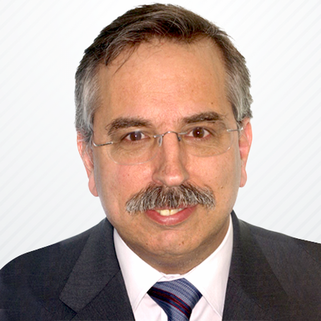Dr. Fernando González
